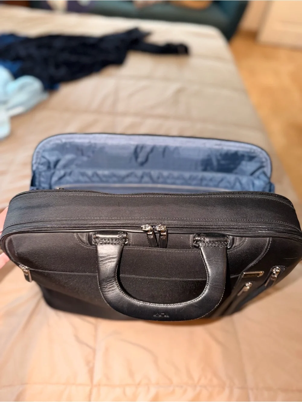 Tumi Arrive Black Men's Laptop Briefcase with Front Zipper Pockets